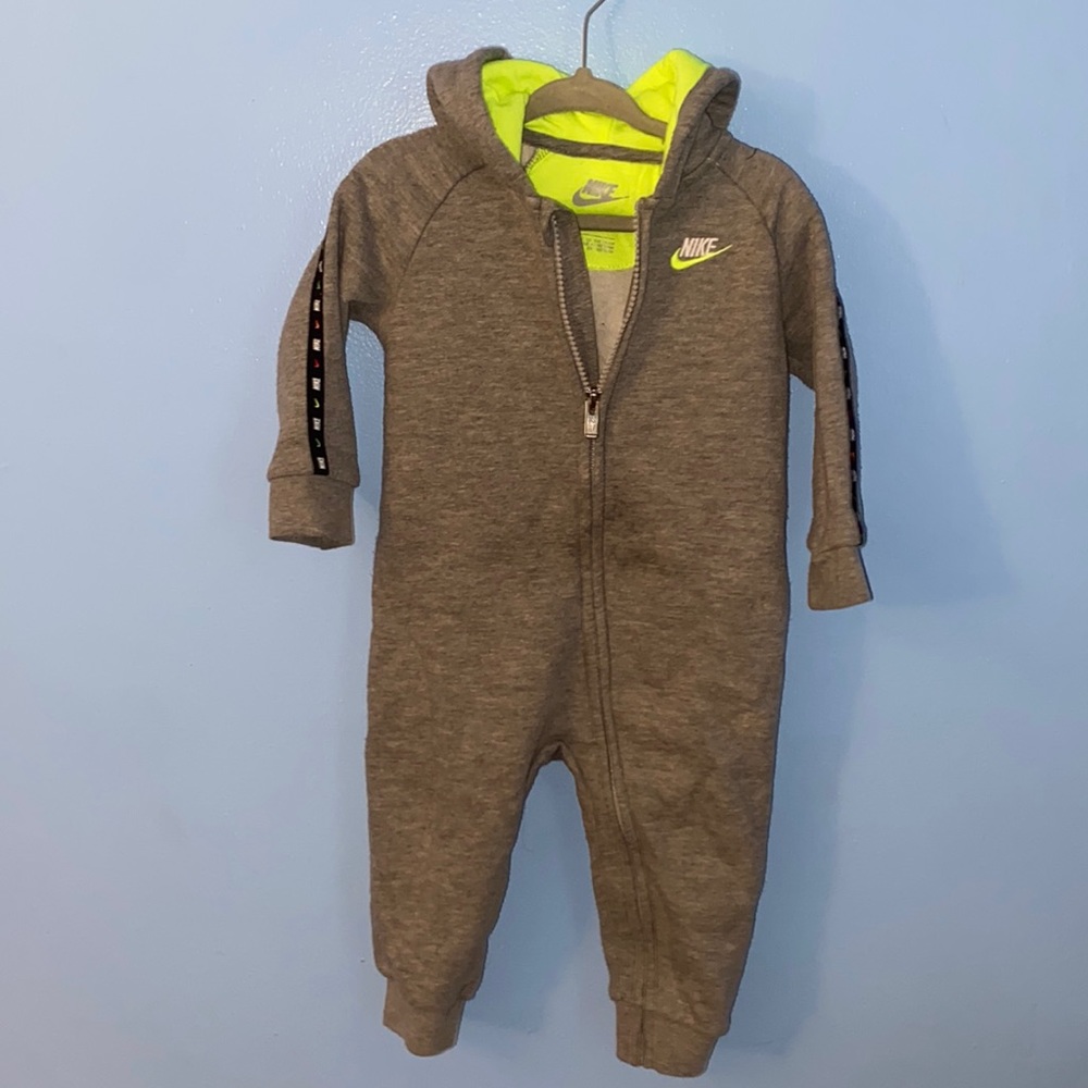 Nike zip up